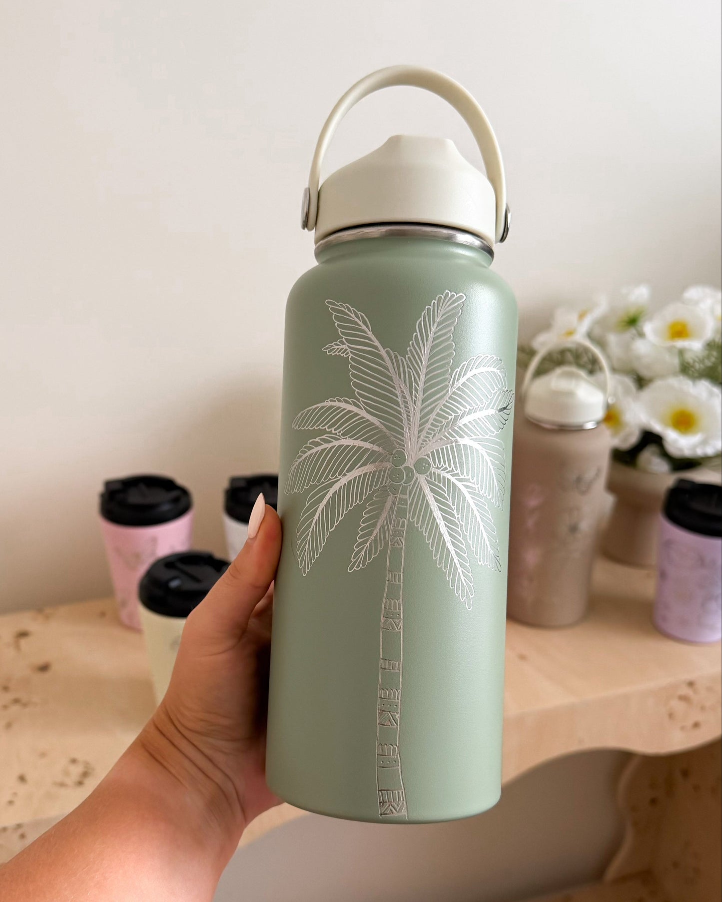 Hand Engraved 32oz Drink Bottle | Sage Palm Tree